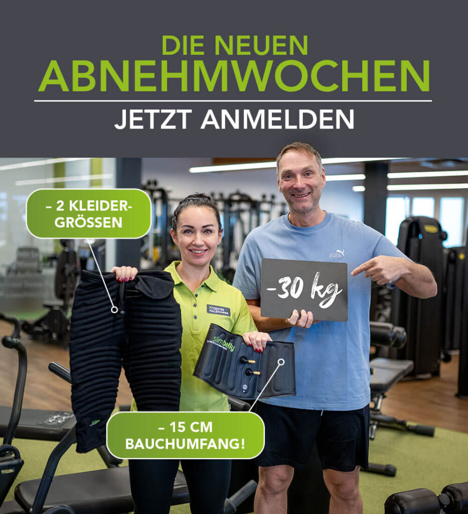Fitcenter Hallein Mitarbeiterin mit einem erfolgreichen Teilnehmer der Abnehmwochen